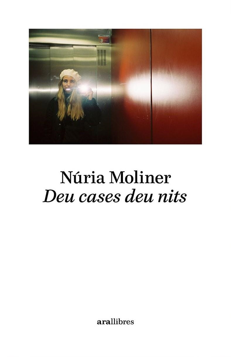 DEU CASES DEU NITS | 9788411731256 | MOLINER SABADELL, NÚRIA